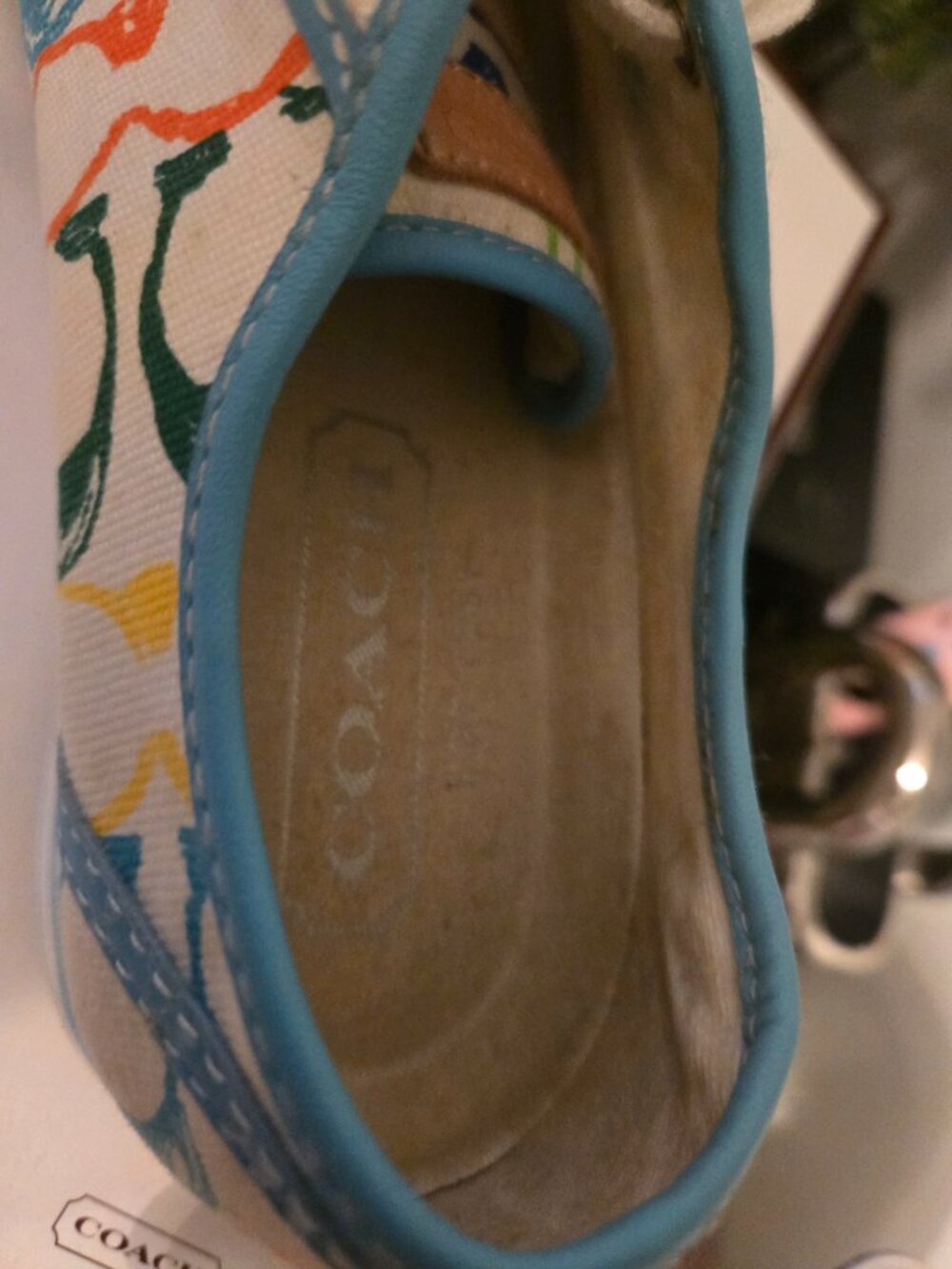 Coach Classics - Picture 3 of 3
